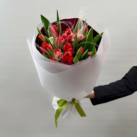 Букет Бига из тюльпанов и ковыля