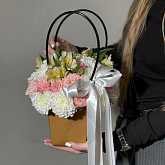 Композиция "Кос" из хризантемы, пионовидной розы и альстромерии